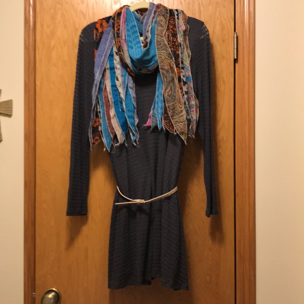 Francesca’s Gray Knit Shirt